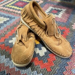 minnetonka moccasins Booties